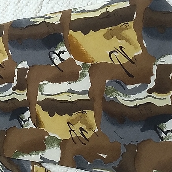 100% silk J. Garcia Men's tie in Browns and Gray - Picture 2 of 6